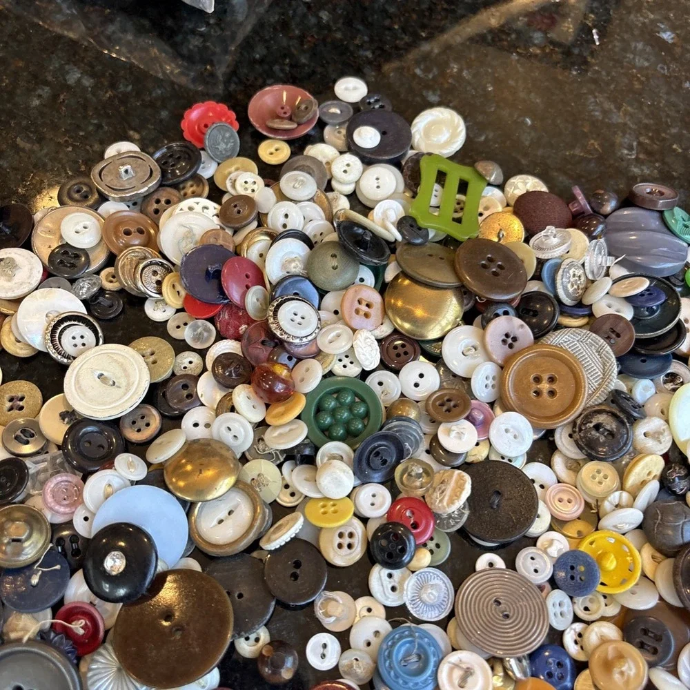 BIG Bag O' Buttons Vintage To Now Buttons For Collection Sewing Or Crafts 2 Lb+